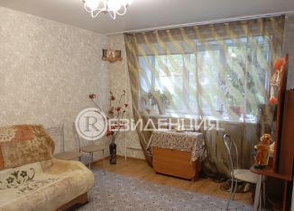 Продажа 3-ком. квартиры, 52 м2, Оса, улица Пугачёва, 14А