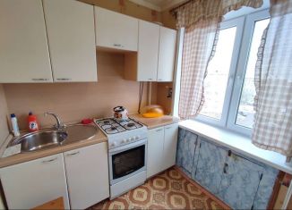 Продается 3-ком. квартира, 60 м2, Новокуйбышевск, проспект Победы, 35