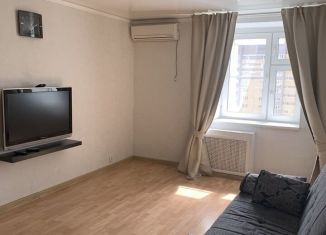 Сдается 2-ком. квартира, 55 м2, Казань, улица Серова, 41