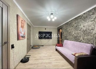 Продается четырехкомнатная квартира, 60.3 м2, Старый Оскол, микрорайон Молодогвардеец, 13