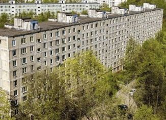 Продам 3-комнатную квартиру, 53 м2, Москва, улица Красного Маяка, 11к1, метро Пражская