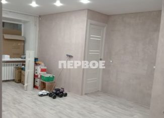 Продам 2-ком. квартиру, 42 м2, Ирбит, улица Горького, 9