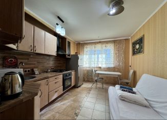 Сдается в аренду 2-ком. квартира, 45 м2, Казань, улица Павлюхина, 116, Приволжский район