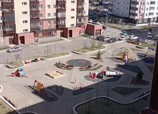 Сдается в аренду 2-ком. квартира, 55 м2, Красноярск, Апрельская улица, 7, Кировский район