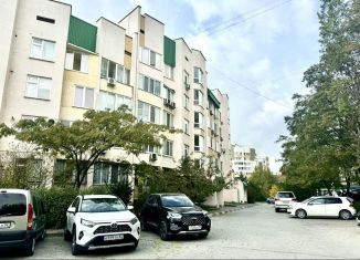 Аренда двухкомнатной квартиры, 110 м2, Крым, улица Исмаила Гаспринского, 5