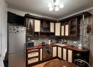 Продам 2-ком. квартиру, 64 м2, Люберцы, улица Гоголя, 6