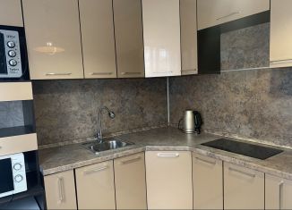 Продам трехкомнатную квартиру, 59 м2, Ставропольский край, улица Доваторцев, 59/3