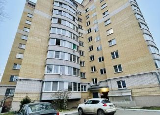 Продается однокомнатная квартира, 48 м2, Великий Новгород, улица Менделеева, 2А