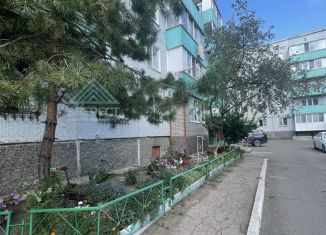 Продам 3-ком. квартиру, 65 м2, Абакан, улица Лермонтова, 3