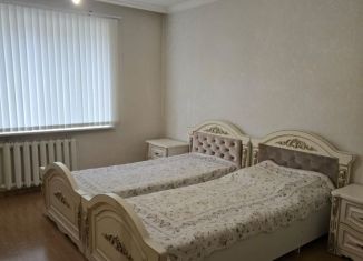 Продаю двухкомнатную квартиру, 70 м2, Владикавказ, Весенняя улица, 1к3