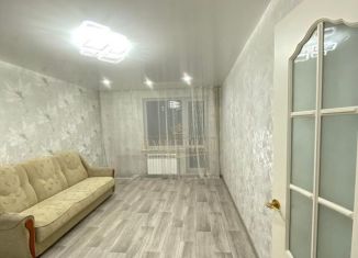 Продается 2-ком. квартира, 56 м2, Йошкар-Ола, улица Петрова, 4