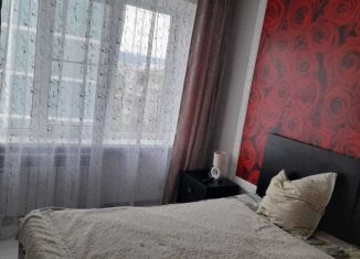 Продаю 2-ком. квартиру, 48 м2, Новороссийск, улица Алексеева, 29