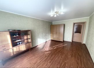 Продам 3-ком. квартиру, 60 м2, Вязьма, улица Восстания, 7