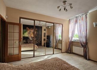 Продается трехкомнатная квартира, 82 м2, Хабаровский край, улица Льва Толстого, 5