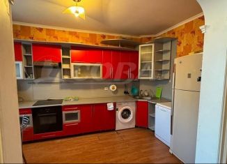 Сдается трехкомнатная квартира, 100 м2, Тюмень, улица Пермякова, 66, ЖК Домостроитель