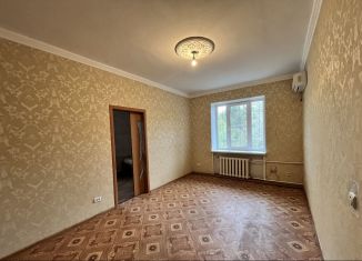 Продажа 2-ком. квартиры, 37.5 м2, Волгоград, улица Михаила Паникахи, 18, Дзержинский район