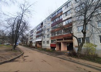 Продажа двухкомнатной квартиры, 48 м2, Великие Луки, улица Гоголя, 10/15