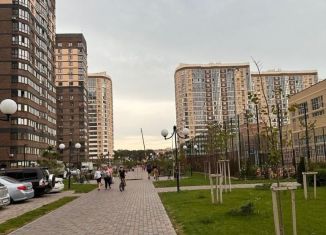 Продам 2-комнатную квартиру, 55.8 м2, Краснодар, улица Адмирала Крузенштерна, 5