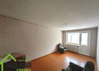 Продам 2-ком. квартиру, 44 м2, Рубцовск, Тракторная улица, 44