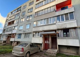 Продается двухкомнатная квартира, 53 м2, Псковская область, улица Аудрини, 18