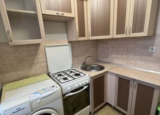 Сдаю в аренду 2-ком. квартиру, 50 м2, Нижнекамск, улица Тукая, 31