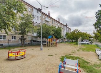 Продам 2-ком. квартиру, 45 м2, Екатеринбург, Селькоровская улица, 108/2