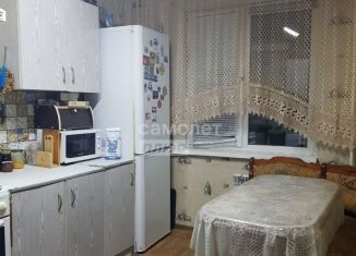 Продаю 3-ком. квартиру, 60 м2, Курск, проспект Хрущёва, 15