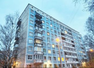 Продам трехкомнатную квартиру, 57.6 м2, Санкт-Петербург, метро Озерки, Учебный переулок, 10к4