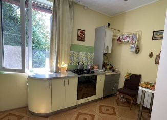 Продается трехкомнатная квартира, 62 м2, Сочи, улица Семашко, 32