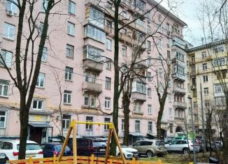 Продаю 2-ком. квартиру, 62 м2, Москва, станция Панфиловская, улица Алабяна, 10к2