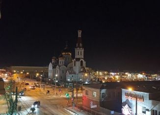 Сдаю 2-ком. квартиру, 56 м2, Чита, Амурская улица, 98