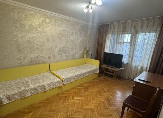 Сдам в аренду 1-комнатную квартиру, 40 м2, Нальчик, улица Шортанова, 15