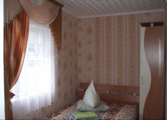 Сдаю 2-ком. квартиру, 36 м2, Евпатория, улица Горького, 7