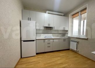 Сдача в аренду 2-ком. квартиры, 50 м2, Симферополь, Сосновая улица, 20