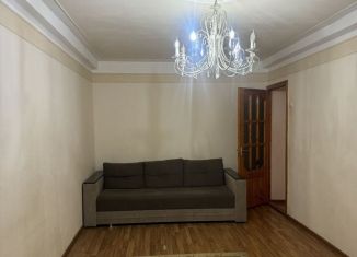 Сдам в аренду 2-ком. квартиру, 52 м2, Дагестан, улица Расулбекова, 19