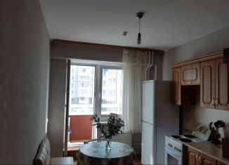 Сдается 1-ком. квартира, 35 м2, Иркутск, улица Поленова, 11