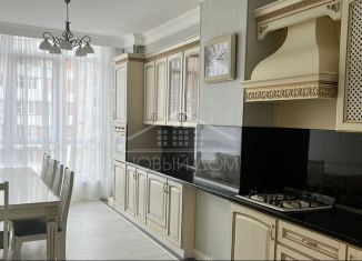 Продажа 2-ком. квартиры, 95 м2, Нальчик, улица Атажукина, 11