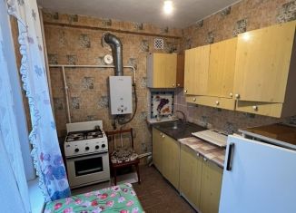 Продаю 2-комнатную квартиру, 48 м2, Армавир, улица Халтурина, 185