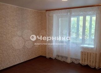 Продам 1-ком. квартиру, 33 м2, Каменск-Шахтинский, улица Ворошилова, 139А