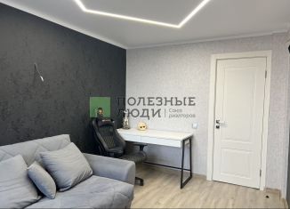 Продам трехкомнатную квартиру, 62 м2, Хабаровск, Трёхгорная улица, 86