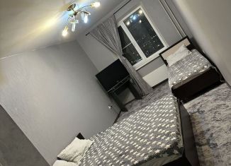 Сдается в аренду 3-ком. квартира, 70 м2, Волгоград, улица имени Ивана Морозова, 9