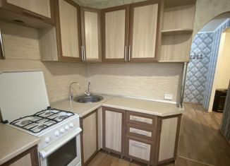 Сдается трехкомнатная квартира, 60 м2, Ульяновск, улица Кирова, 8