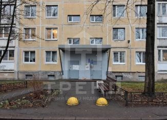 Продам 3-комнатную квартиру, 57.5 м2, Санкт-Петербург, Выборгский район, улица Асафьева, 12к1