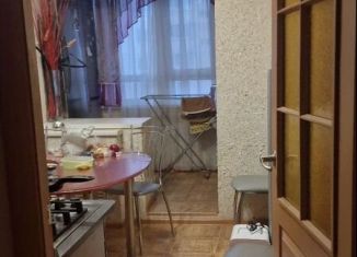 Трехкомнатная квартира в аренду, 48 м2, Казань, улица Абсалямова