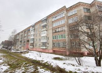 Продаю 4-ком. квартиру, 71.8 м2, Соликамск, улица В.И. Кузнецова, 6