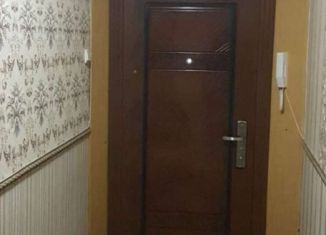 Сдаю в аренду трехкомнатную квартиру, 82 м2, Горно-Алтайск, улица Петра Сухова, 10