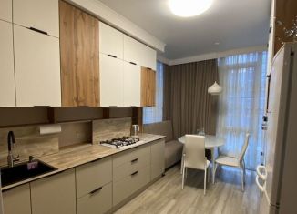 Продается 2-ком. квартира, 65 м2, Нальчик, улица Тлостанова, 32