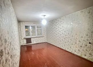 Продаю 2-комнатную квартиру, 47 м2, Кировск, Комсомольская улица, 4