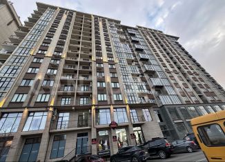 Продам 2-ком. квартиру, 70 м2, Махачкала, улица Ахмата-Хаджи Кадырова, 120