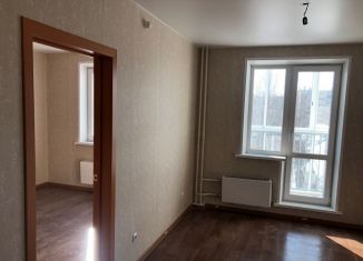 Продаю 2-комнатную квартиру, 32 м2, Челябинск, Омская улица, 65